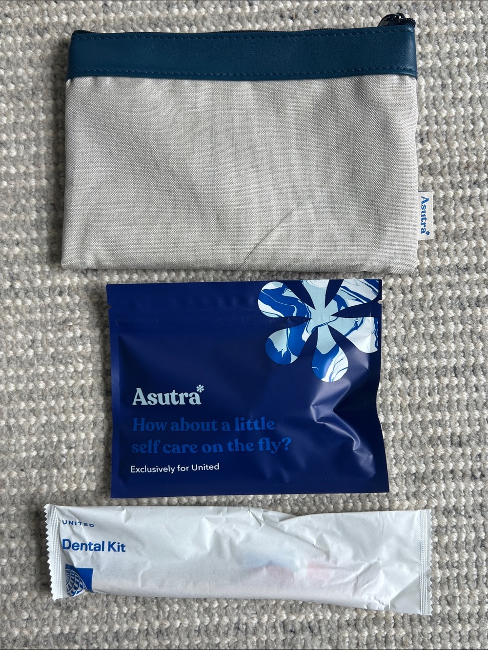 Asutra United Airlines amenity kit - Navy/Canvas